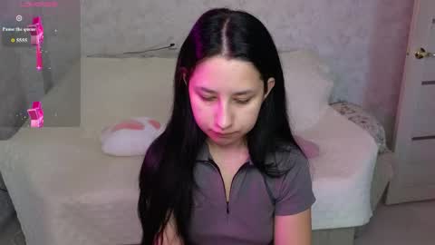 Snapshot of kisses_eva chatting on May 2026 04:18:02 AM Hot Eva online show from May 2026 04:18:02 AM