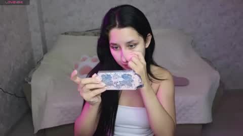 Snapshot of kisses_eva chatting on June 2026 10:19:02 AM Hot Eva online show from June 2026 10:19:02 AM