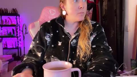 kissica online show from November 2025 07:02:01 PM