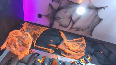 Snapshot of kissme_luna chatting on October 2025 07:16:01 PM BELLA FLAME online show from October 2025 07:16:01 PM