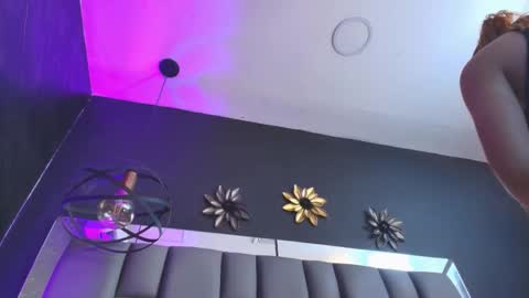 Snapshot of kissme_luna chatting on November 2025 07:14:02 PM BELLA FLAME online show from November 2025 07:14:02 PM