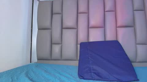 Snapshot of kissme_luna chatting on November 2025 07:03:03 PM BELLA FLAME online show from November 2025 07:03:03 PM