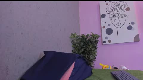 Snapshot of kissme_luna chatting on February 2026 07:18:01 PM BELLA FLAME online show from February 2026 07:18:01 PM