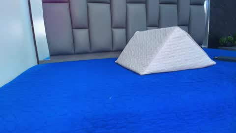 Snapshot of kissme_luna chatting on February 2026 07:04:02 PM BELLA FLAME online show from February 2026 07:04:02 PM