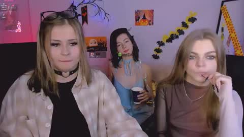 kitniss online show from October 2025 09:49:02 PM