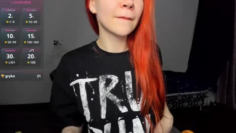 Snapshot of kitsunemoon chatting on December 2024 08:16:01 PM Kitsune online show from December 2024 08:16:01 PM