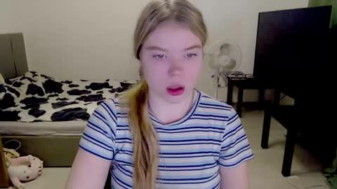 Jennyblonde and Emmabrunette online show from December 2024 10:16:01 AM