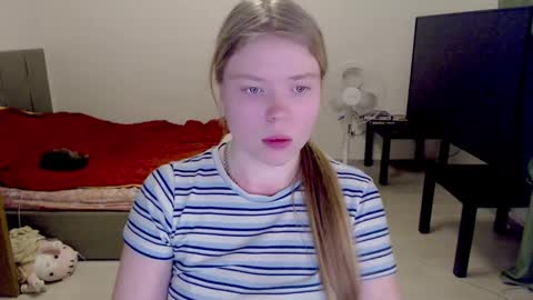 Jennyblonde and Emmabrunette online show from February 2025 09:39:01 PM