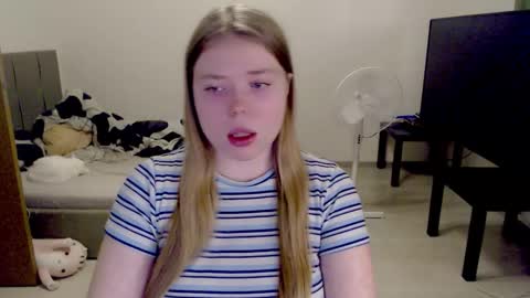 Jennyblonde and Emmabrunette online show from November 2025 01:32:02 PM