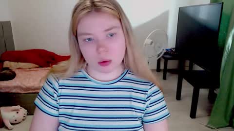 Jennyblonde and Emmabrunette online show from February 2026 01:09:02 PM