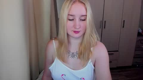 kitten_sun online show from March 2026 02:00:01 AM