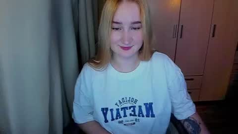Snapshot of kitten_sun chatting on June 2026 03:25:02 PM kitten_sun online show from June 2026 03:25:02 PM