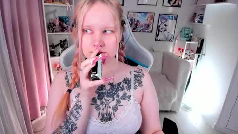 kittenxoann online show from April 2026 05:36:01 PM