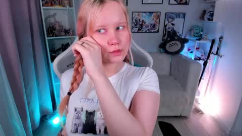 kittenxoann online show from April 2026 05:43:01 PM