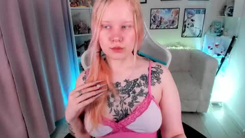 kittenxoann online show from April 2026 05:52:01 PM