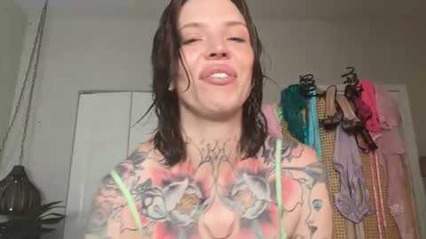 kittjones33 online show from May 2026 06:04:01 PM