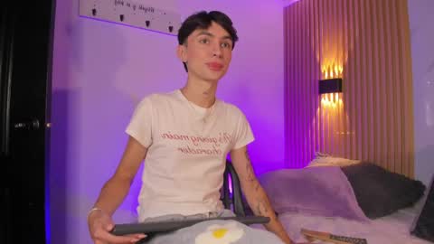 kitty__bunny online show from May 2026 11:40:01 AM
