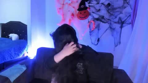 kitty__chs online show from November 2025 11:10:03 AM