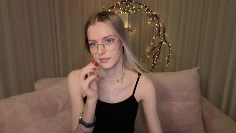 Snapshot of kitty__like18 chatting on May 2026 12:49:02 AM Kitty online show from May 2026 12:49:02 AM