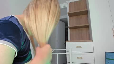 sophie online show from March 2026 06:13:01 PM