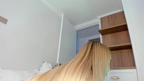 sophie online show from March 2026 07:29:01 PM