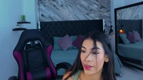 Snapshot of kitty_collins_ chatting on May 2026 11:48:02 AM Kitty online show from May 2026 11:48:02 AM