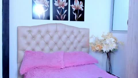 Snapshot of kitty_f00x chatting on June 2026 07:20:01 PM kitty_f00x online show from June 2026 07:20:01 PM