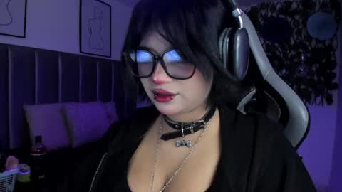 Snapshot of kitty_gang chatting on July 2026 01:01:02 AM Camila online show from July 2026 01:01:02 AM