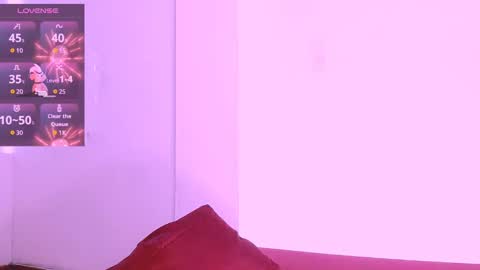 kitty_smoll online show from October 2025 09:23:01 PM