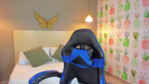 Snapshot of kitty_sweeety_ chatting on May 2026 07:32:01 PM K I T T Y online show from May 2026 07:32:01 PM