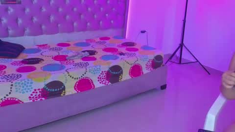 kitty_violet11 online show from February 2026 05:03:02 AM