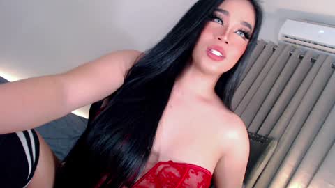 Snapshot of kittycruzxxx chatting on December 2024 04:34:01 PM iG Kitty Tranny online show from December 2024 04:34:01 PM
