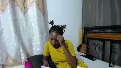 Snapshot of kittyfay_ chatting on April 2026 06:54:02 PM Fay online show from April 2026 06:54:02 PM