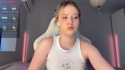 Snapshot of kittyloffe chatting on May 2026 03:01:02 AM Monika online show from May 2026 03:01:02 AM