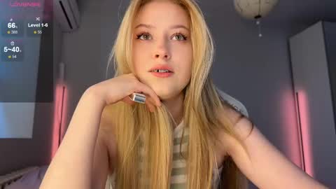 Snapshot of kittyloffe chatting on May 2026 03:36:02 AM Monika online show from May 2026 03:36:02 AM