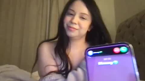 mia online show from December 2024 04:49:02 AM