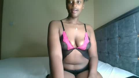 Snapshot of kittypettite chatting on September 2025 02:42:02 PM Kittypettite online show from September 2025 02:42:02 PM