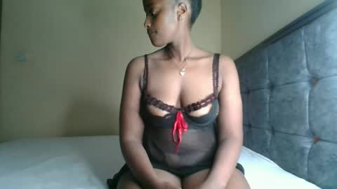 Snapshot of kittypettite chatting on October 2025 07:20:02 PM Kittypettite online show from October 2025 07:20:02 PM