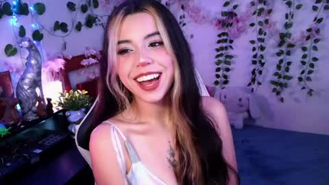 Kittyuwu  online show from April 2026 08:50:01 PM