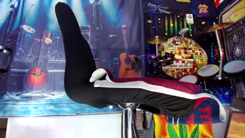 kiveuxmakeu online show from January 2025 06:20:01 PM