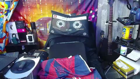 kiveuxmakeu online show from September 2025 06:12:02 AM