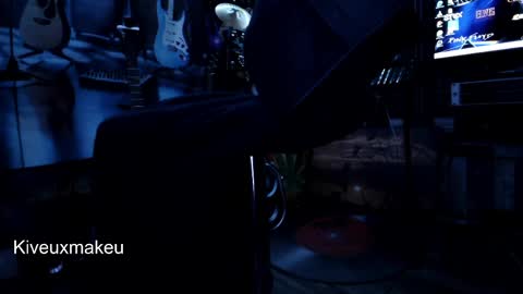 kiveuxmakeu online show from April 2026 03:15:01 AM