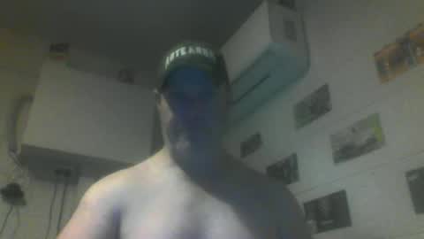 kiwiguy19773 online show from June 2026 09:04:02 AM