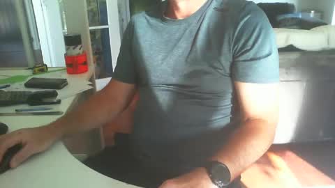 Kiwilad1973 online show from February 2025 07:46:01 PM