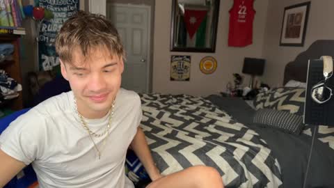 Snapshot of kjpeace chatting on December 2024 03:49:02 PM Kyle online show from December 2024 03:49:02 PM