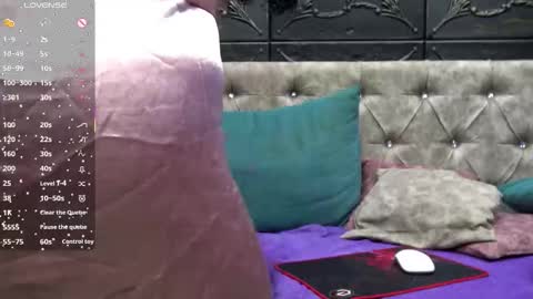 Snapshot of klaramuse chatting on February 2026 04:02:02 PM Klara online show from February 2026 04:02:02 PM