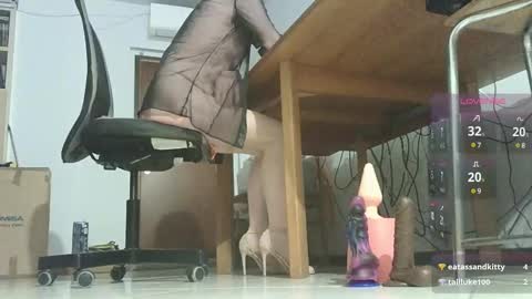 Klaudia online show from December 2024 06:14:01 AM