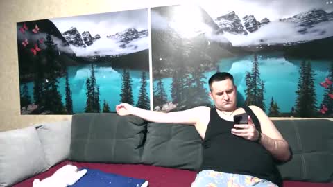 Snapshot of kleosnow chatting on April 2026 04:37:01 PM Kleosnow online show from April 2026 04:37:01 PM
