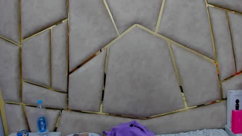 kloe online show from February 2026 04:43:02 AM