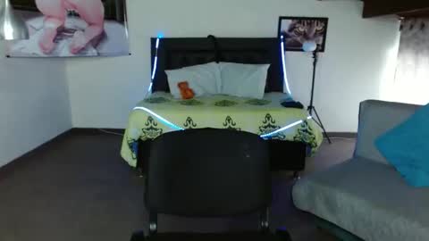 Snapshot of kloe_deker chatting on February 2025 02:04:02 PM Kloe deker online show from February 2025 02:04:02 PM